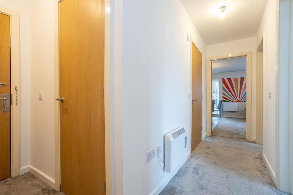M5 Ordsall - Spacious 2 Bedroom City Apartamento